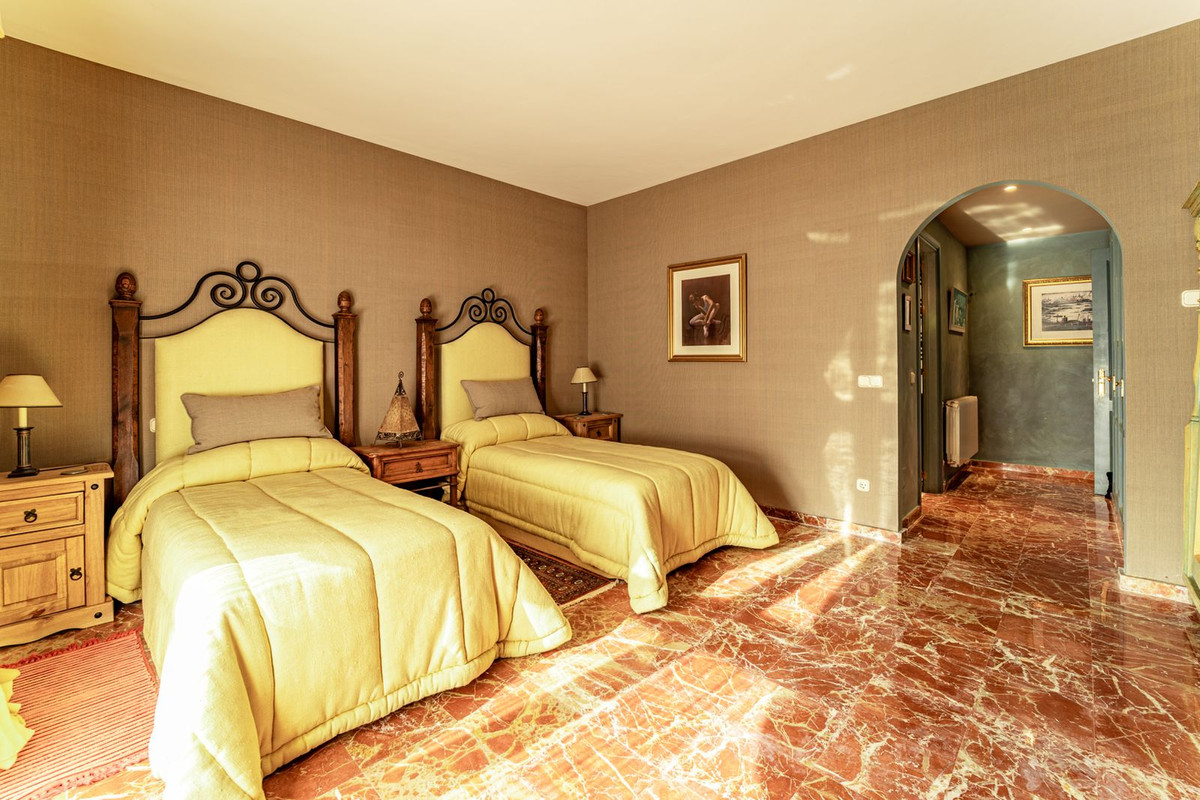 Se vende Villa - Chalet de 5 dormitorios en Costa Del Sol, Málaga, España