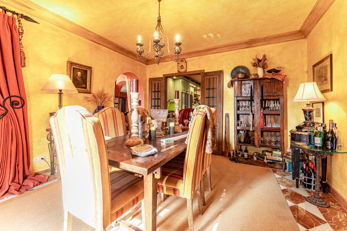 Se vende Villa - Chalet de 5 dormitorios en Costa Del Sol, Málaga, España
