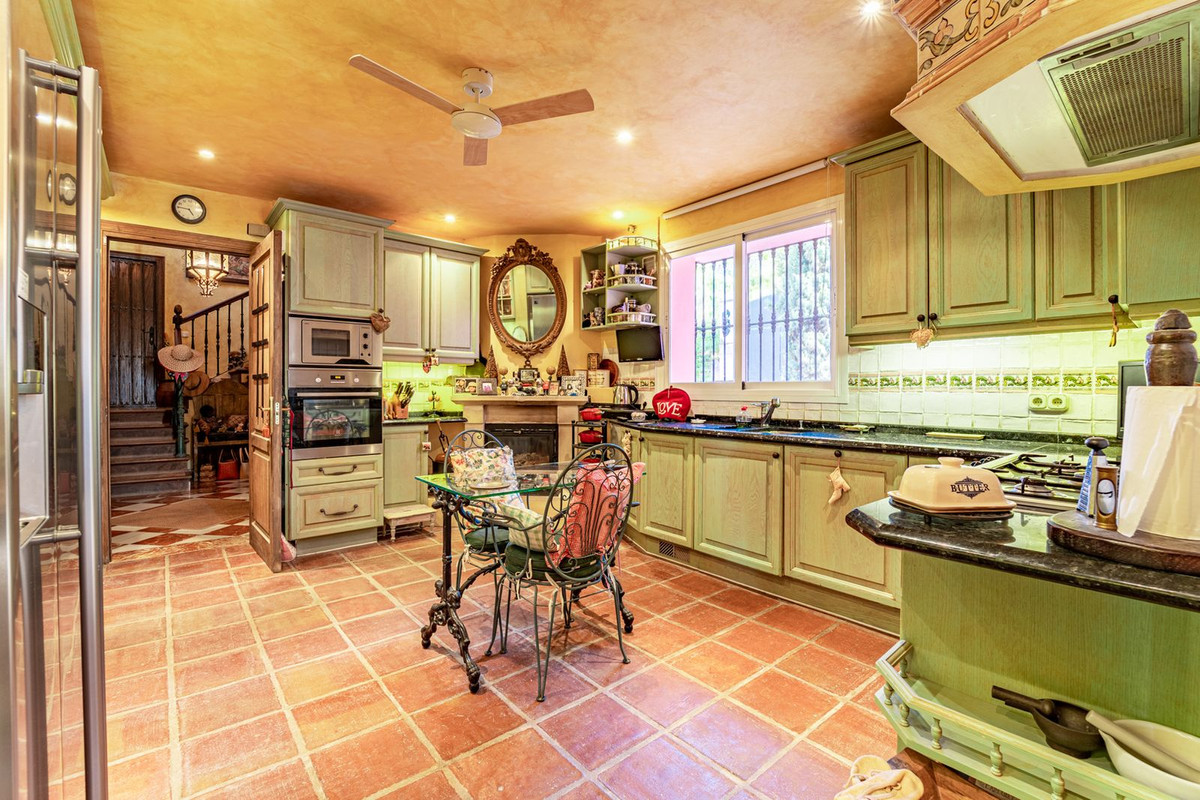 Se vende Villa - Chalet de 5 dormitorios en Costa Del Sol, Málaga, España