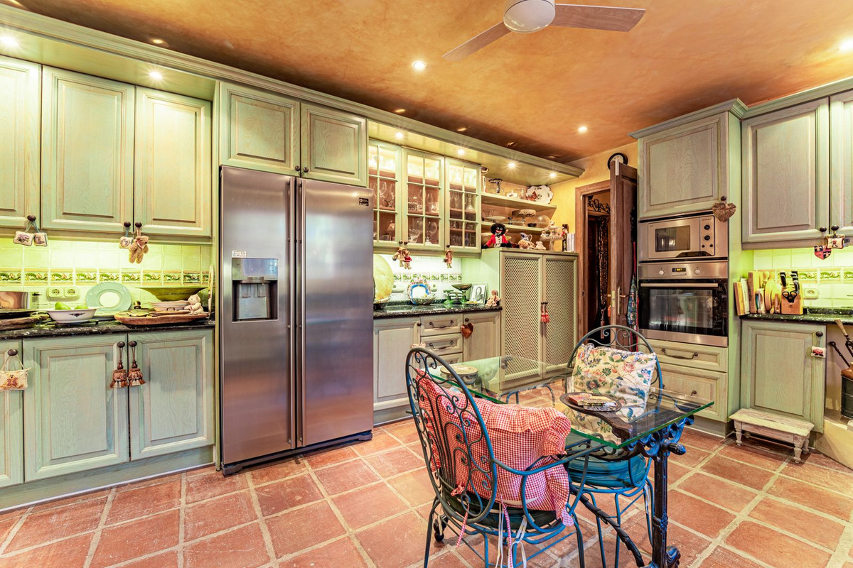 Se vende Villa - Chalet de 5 dormitorios en Costa Del Sol, Málaga, España
