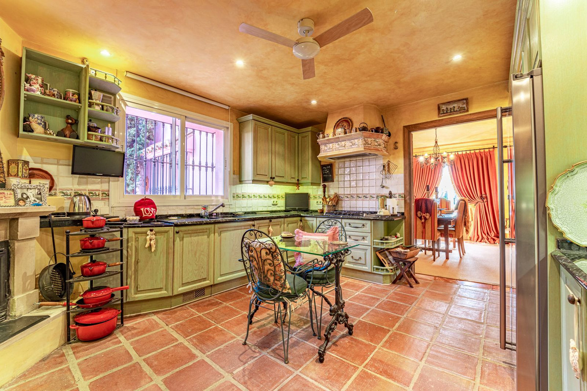 Se vende Villa - Chalet de 5 dormitorios en Costa Del Sol, Málaga, España