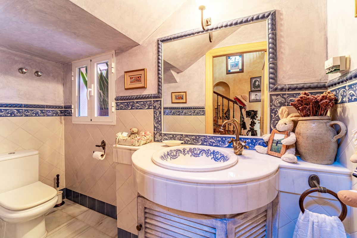 Se vende Villa - Chalet de 5 dormitorios en Costa Del Sol, Málaga, España