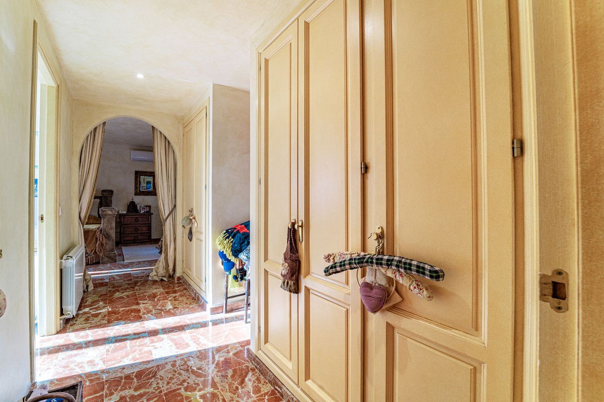 Se vende Villa - Chalet de 5 dormitorios en Costa Del Sol, Málaga, España