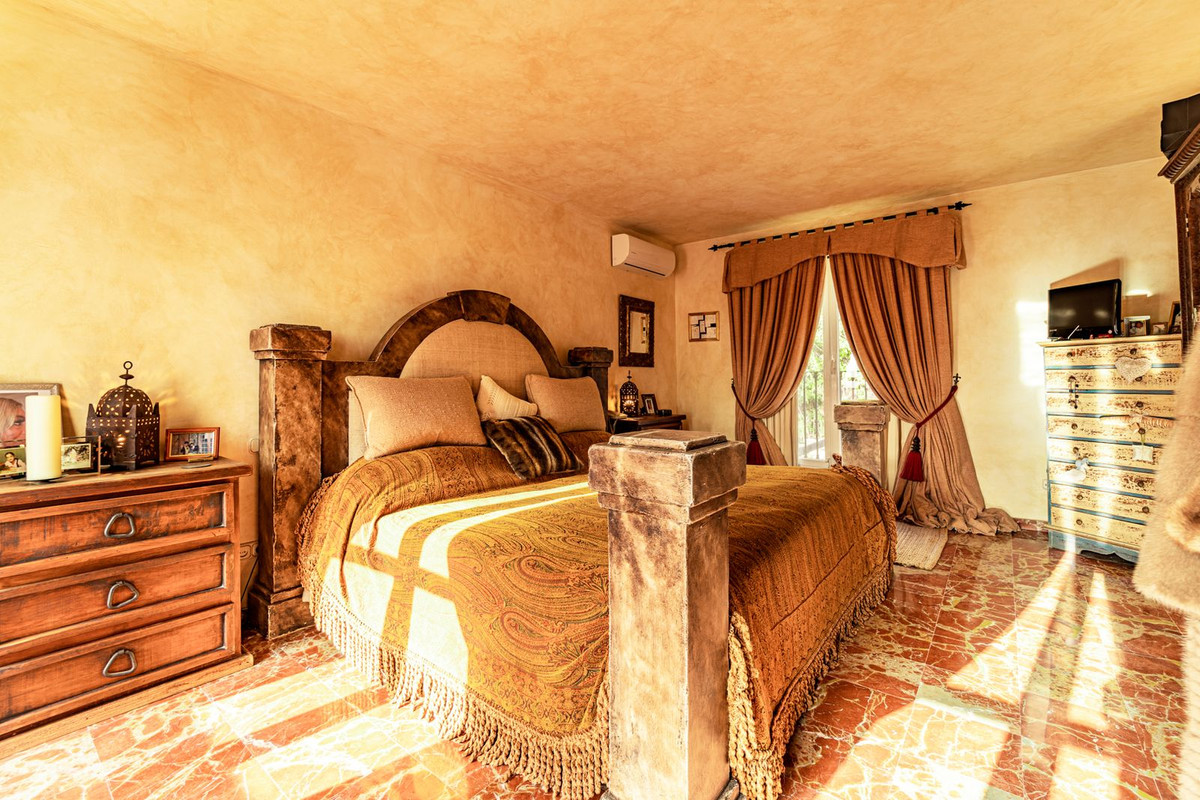 Se vende Villa - Chalet de 5 dormitorios en Costa Del Sol, Málaga, España
