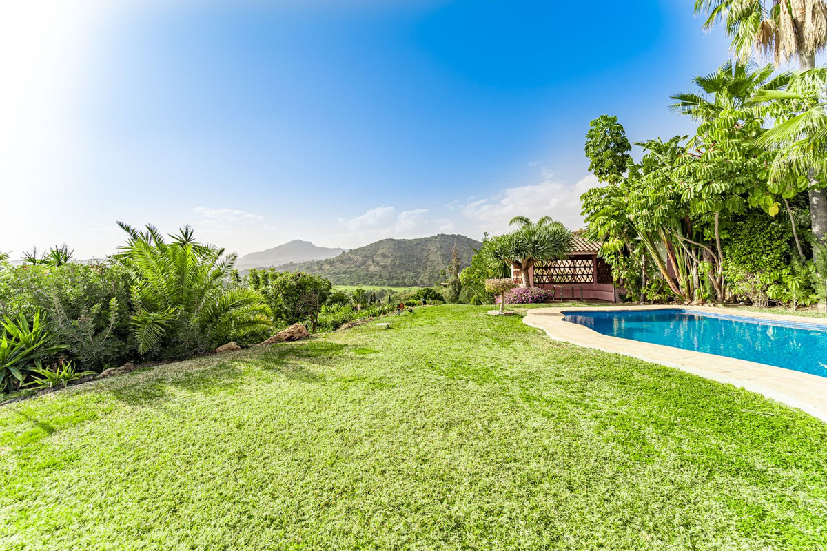 Se vende Villa - Chalet de 5 dormitorios en Costa Del Sol, Málaga, España