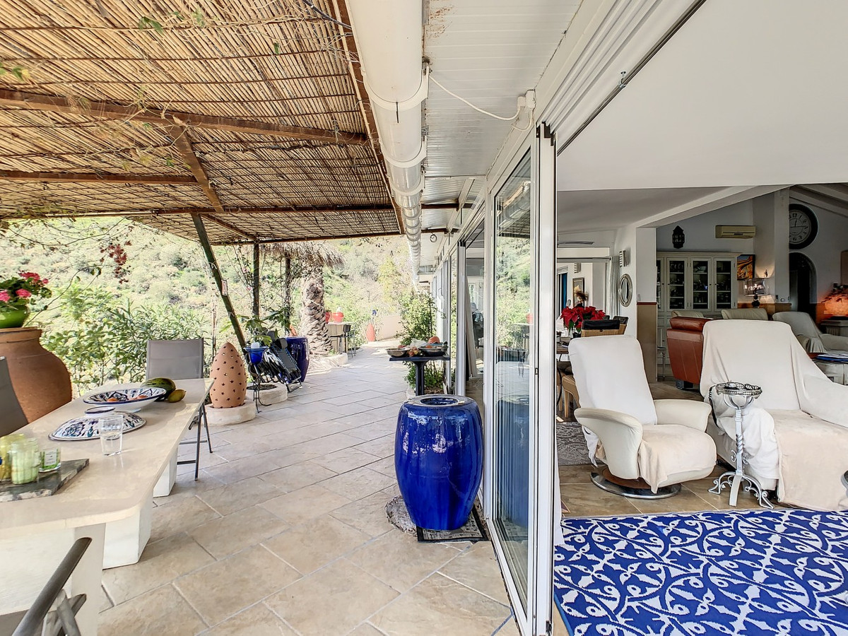 Se vende Villa - Chalet de 3 dormitorios en Costa Del Sol East, Málaga, España
