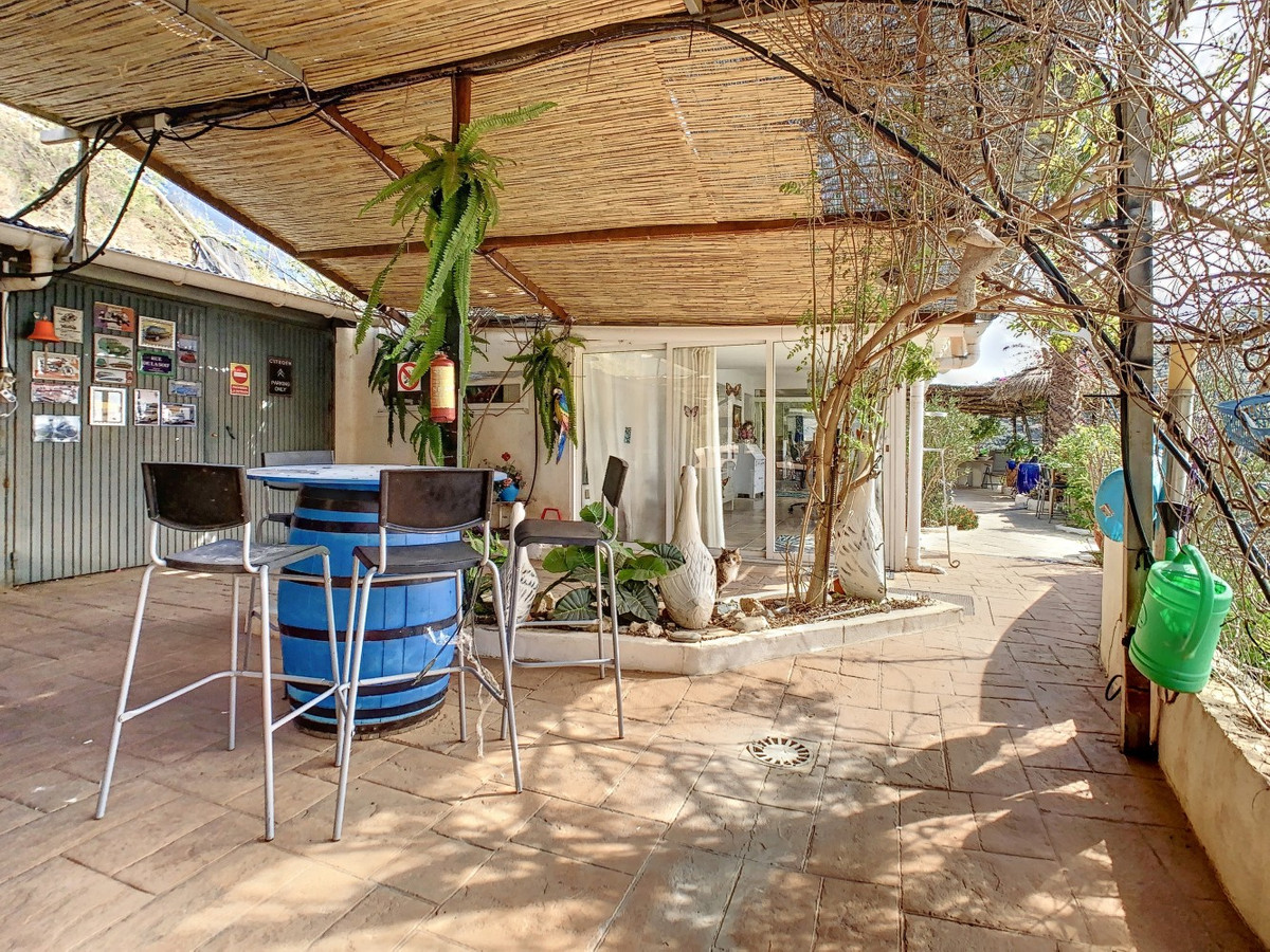 Se vende Villa - Chalet de 3 dormitorios en Costa Del Sol East, Málaga, España