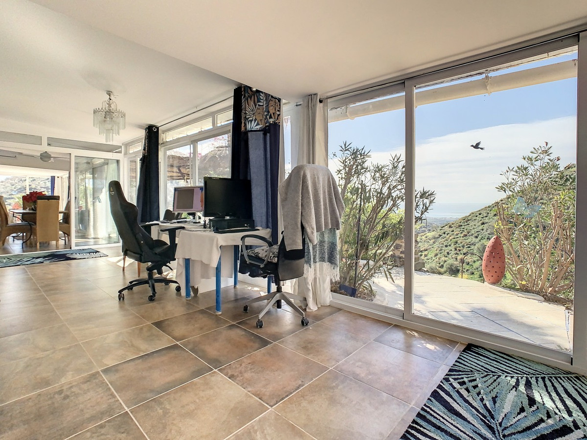 Se vende Villa - Chalet de 3 dormitorios en Costa Del Sol East, Málaga, España