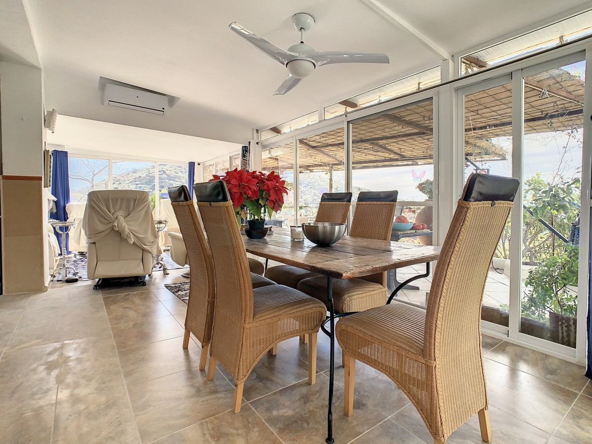 Se vende Villa - Chalet de 3 dormitorios en Costa Del Sol East, Málaga, España