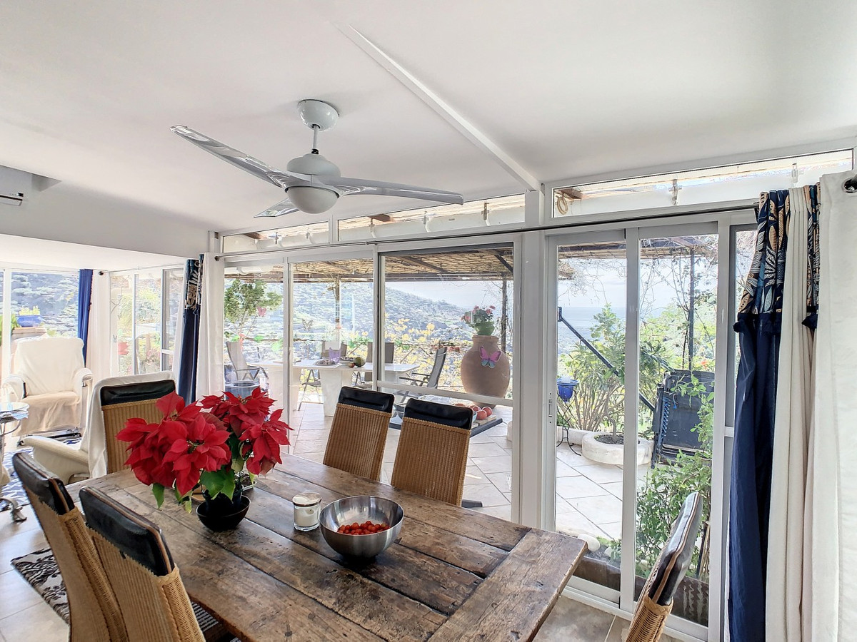 Se vende Villa - Chalet de 3 dormitorios en Costa Del Sol East, Málaga, España