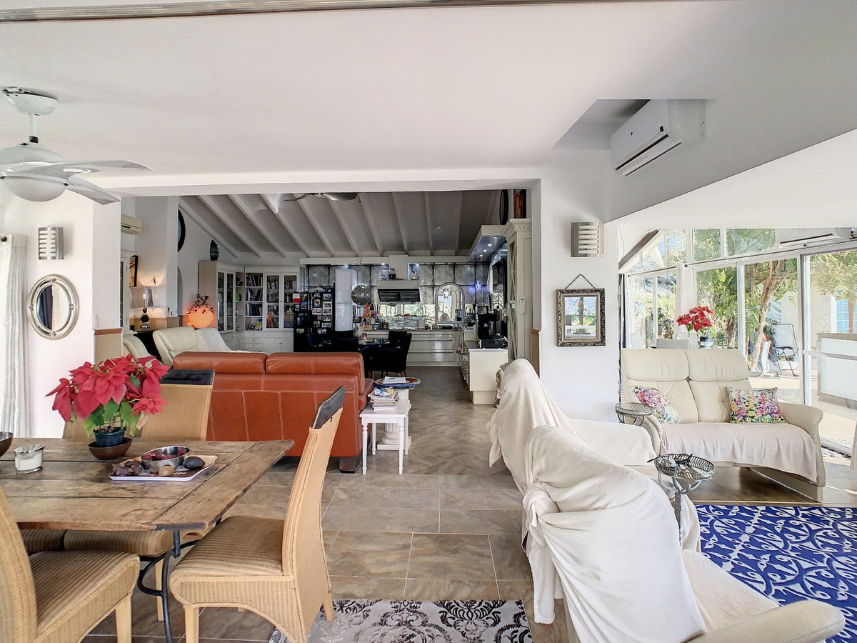 Se vende Villa - Chalet de 3 dormitorios en Costa Del Sol East, Málaga, España