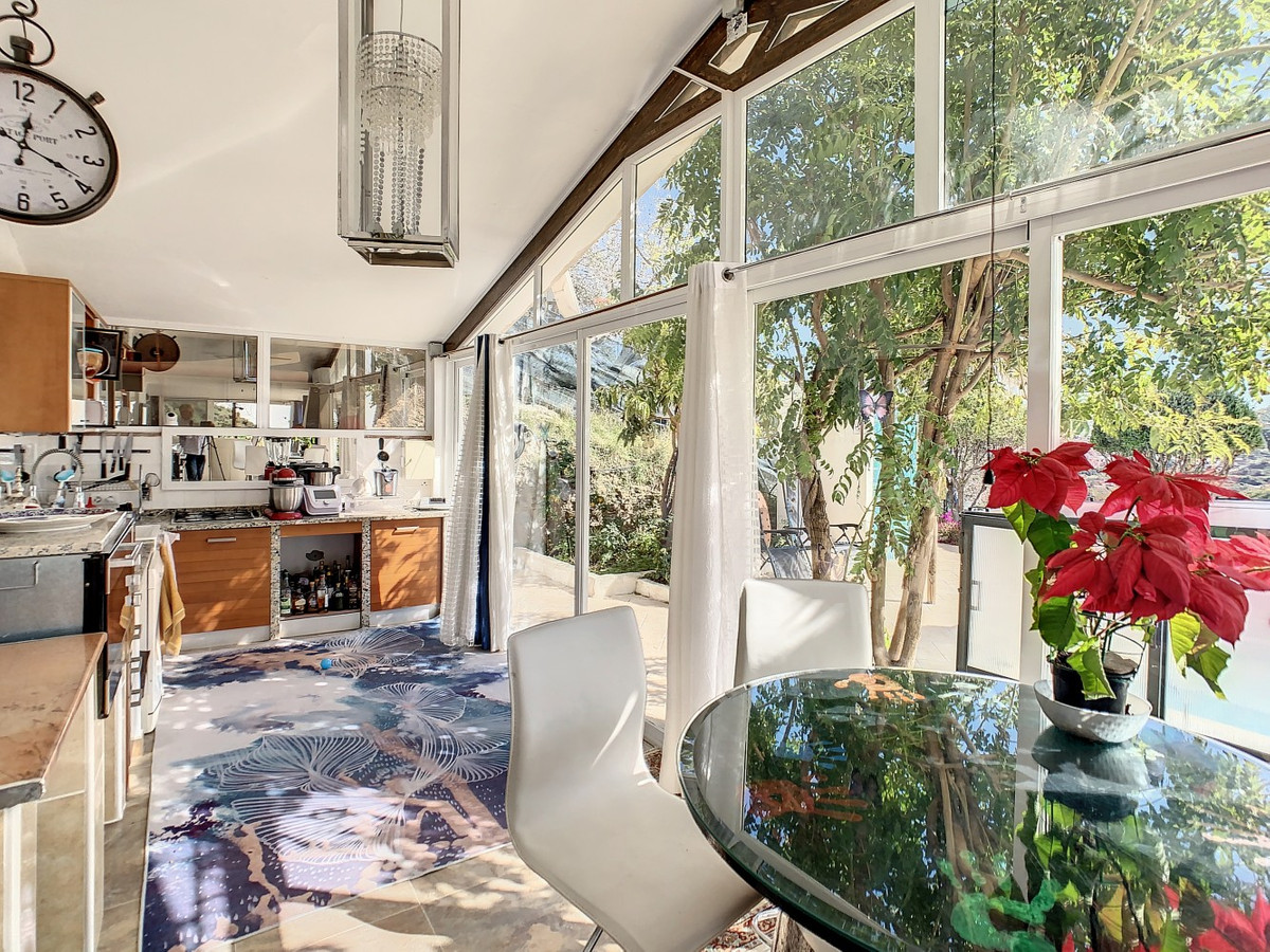 Se vende Villa - Chalet de 3 dormitorios en Costa Del Sol East, Málaga, España