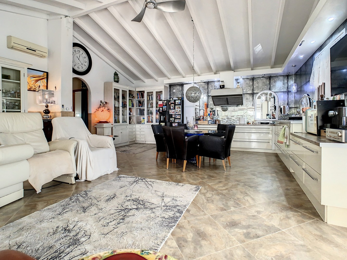 Se vende Villa - Chalet de 3 dormitorios en Costa Del Sol East, Málaga, España
