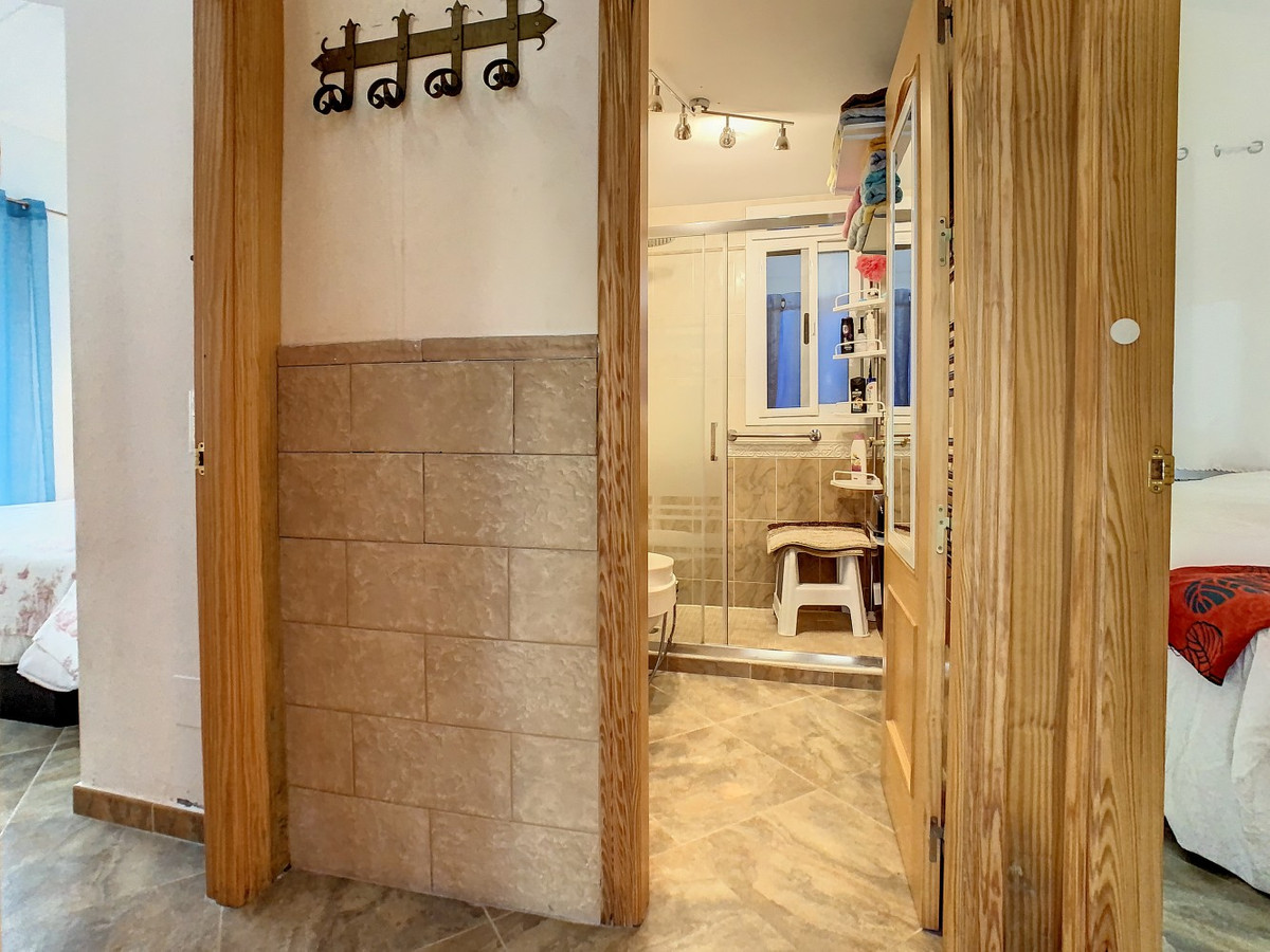 Se vende Villa - Chalet de 3 dormitorios en Costa Del Sol East, Málaga, España
