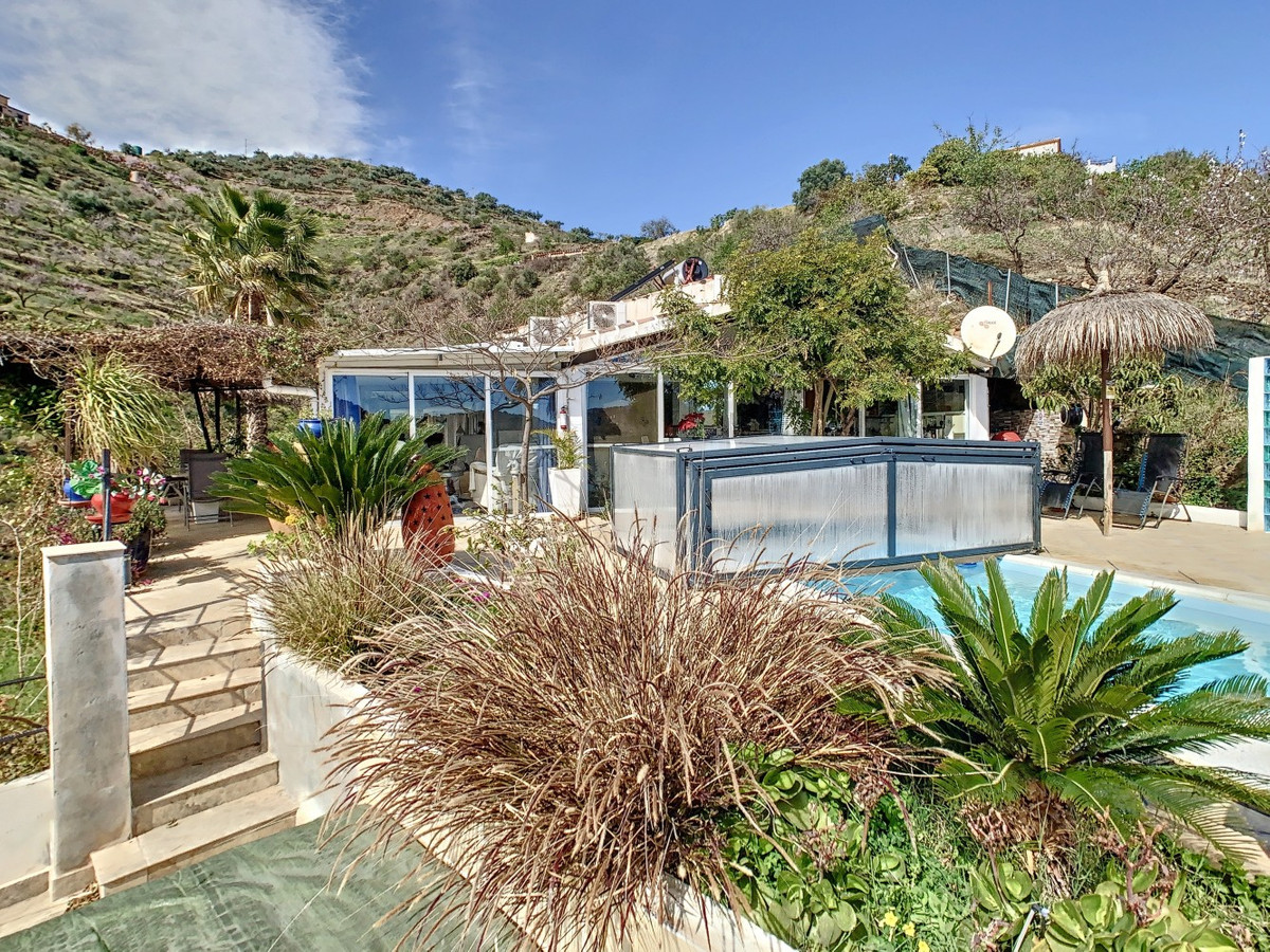 Se vende Villa - Chalet de 3 dormitorios en Costa Del Sol East, Málaga, España