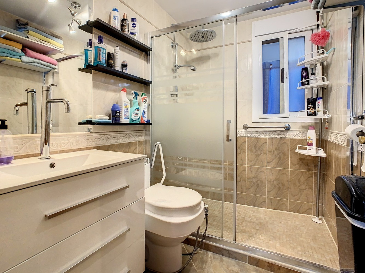 Se vende Villa - Chalet de 3 dormitorios en Costa Del Sol East, Málaga, España