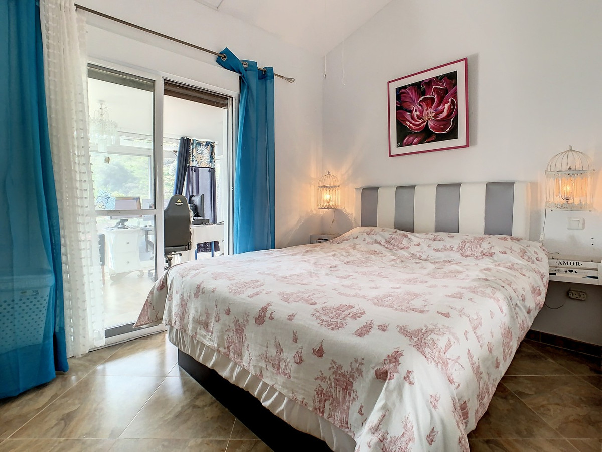 Se vende Villa - Chalet de 3 dormitorios en Costa Del Sol East, Málaga, España