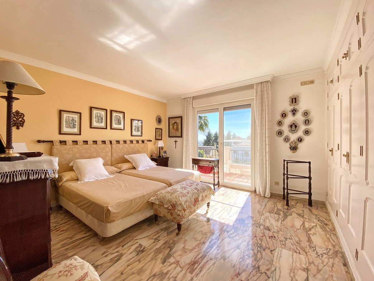 6 Bed Townhouse for sale in Marbella Costa Del Sol, Málaga, Spain