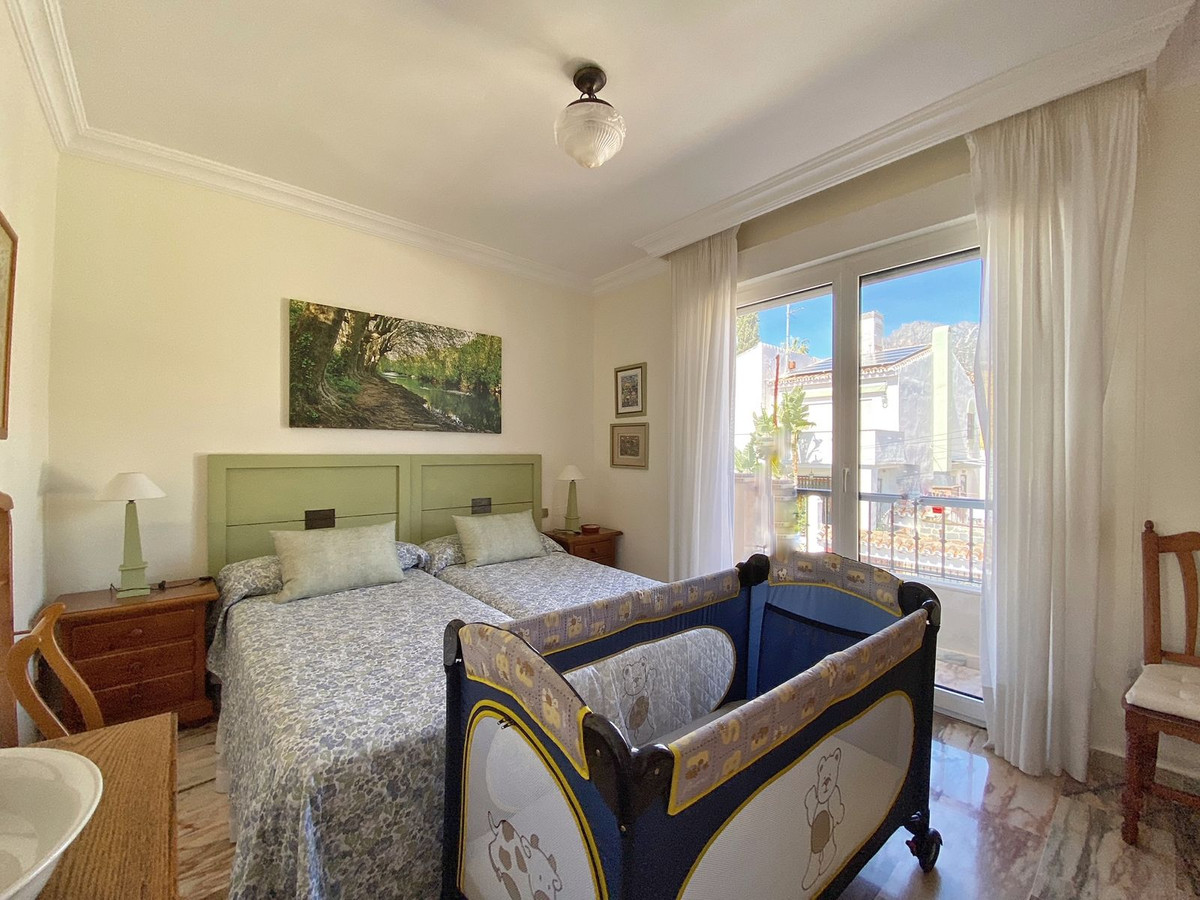 6 Bed Townhouse for sale in Marbella Costa Del Sol, Málaga, Spain