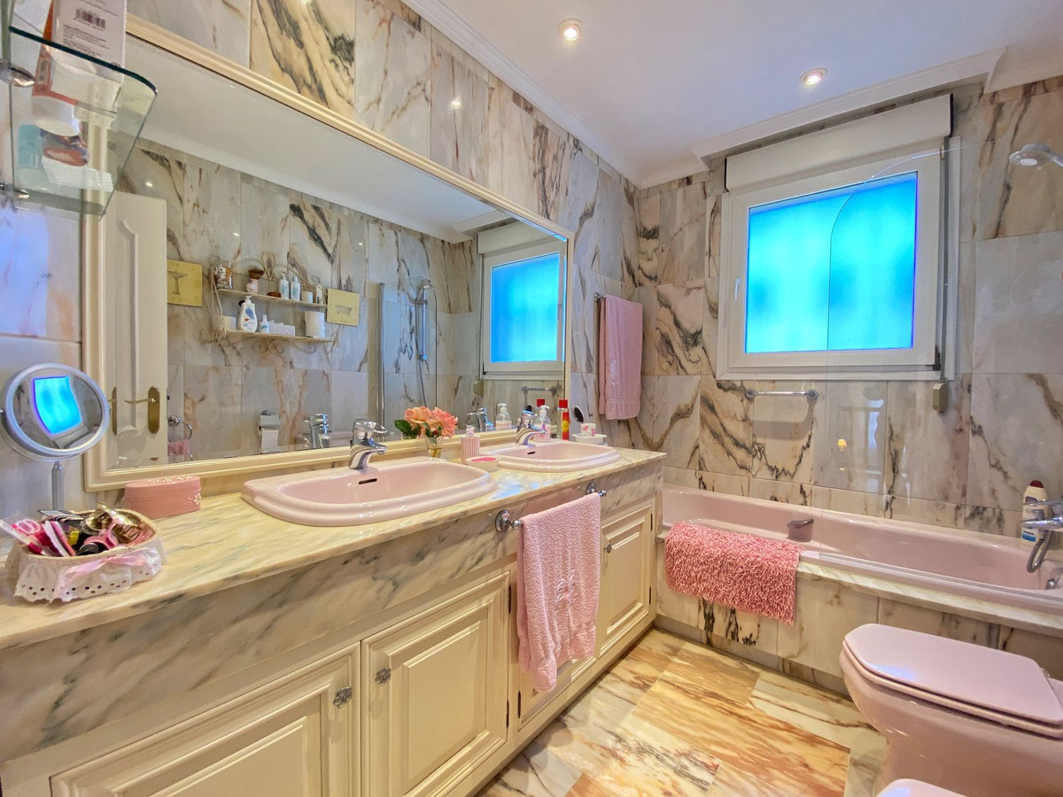 6 Bed Townhouse for sale in Marbella Costa Del Sol, Málaga, Spain