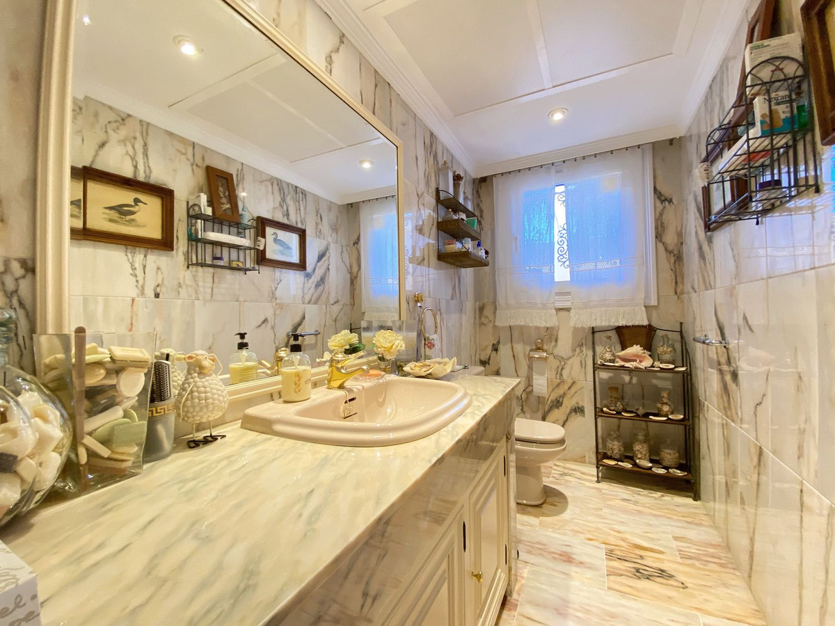 6 Bed Townhouse for sale in Marbella Costa Del Sol, Málaga, Spain