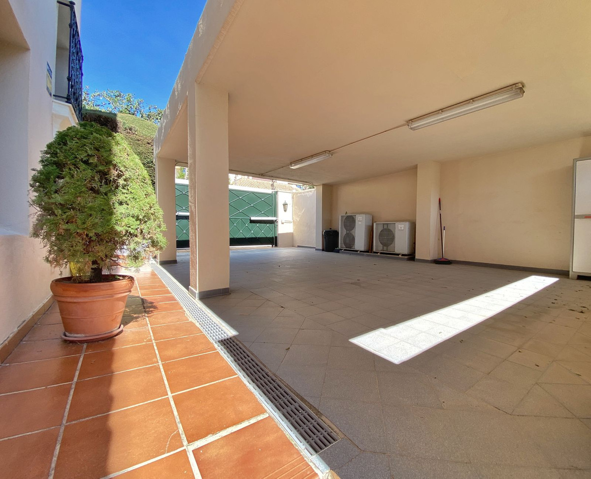 6 Bed Townhouse for sale in Marbella Costa Del Sol, Málaga, Spain