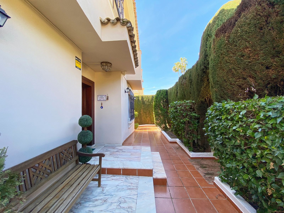 6 Bed Townhouse for sale in Marbella Costa Del Sol, Málaga, Spain