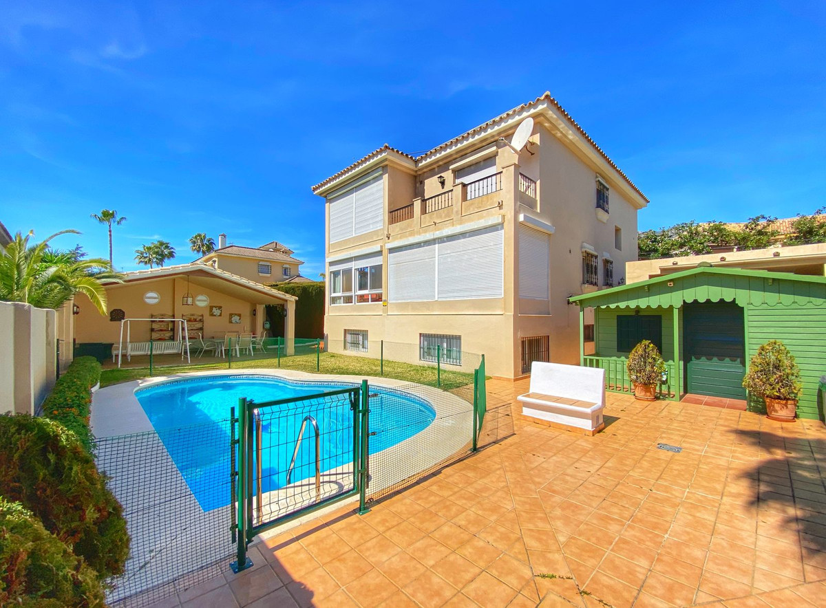 6 Bed Townhouse for sale in Marbella Costa Del Sol, Málaga, Spain