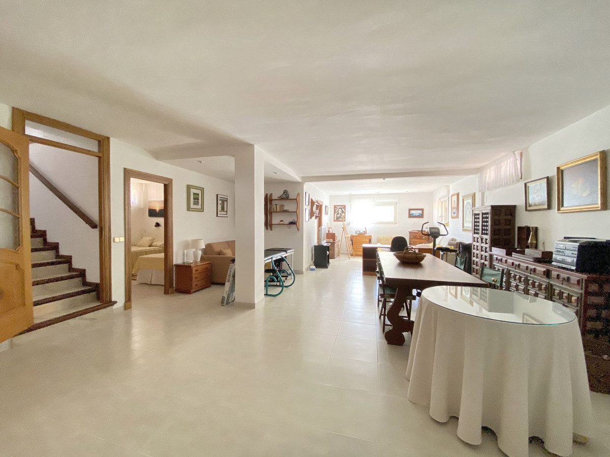 6 Bed Townhouse for sale in Marbella Costa Del Sol, Málaga, Spain