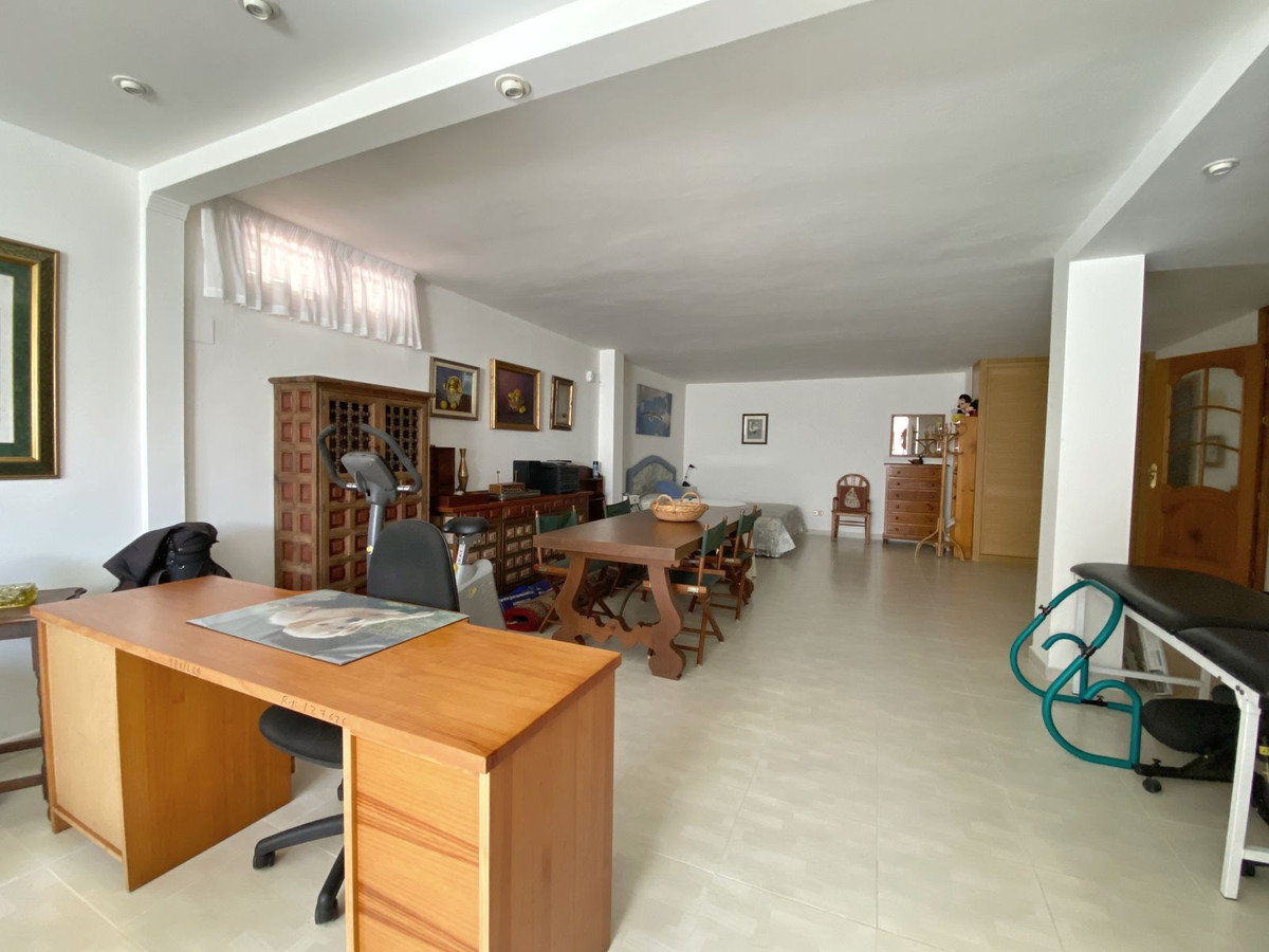 6 Bed Townhouse for sale in Marbella Costa Del Sol, Málaga, Spain
