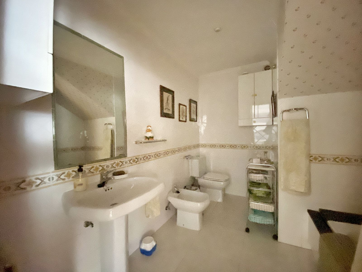 6 Bed Townhouse for sale in Marbella Costa Del Sol, Málaga, Spain
