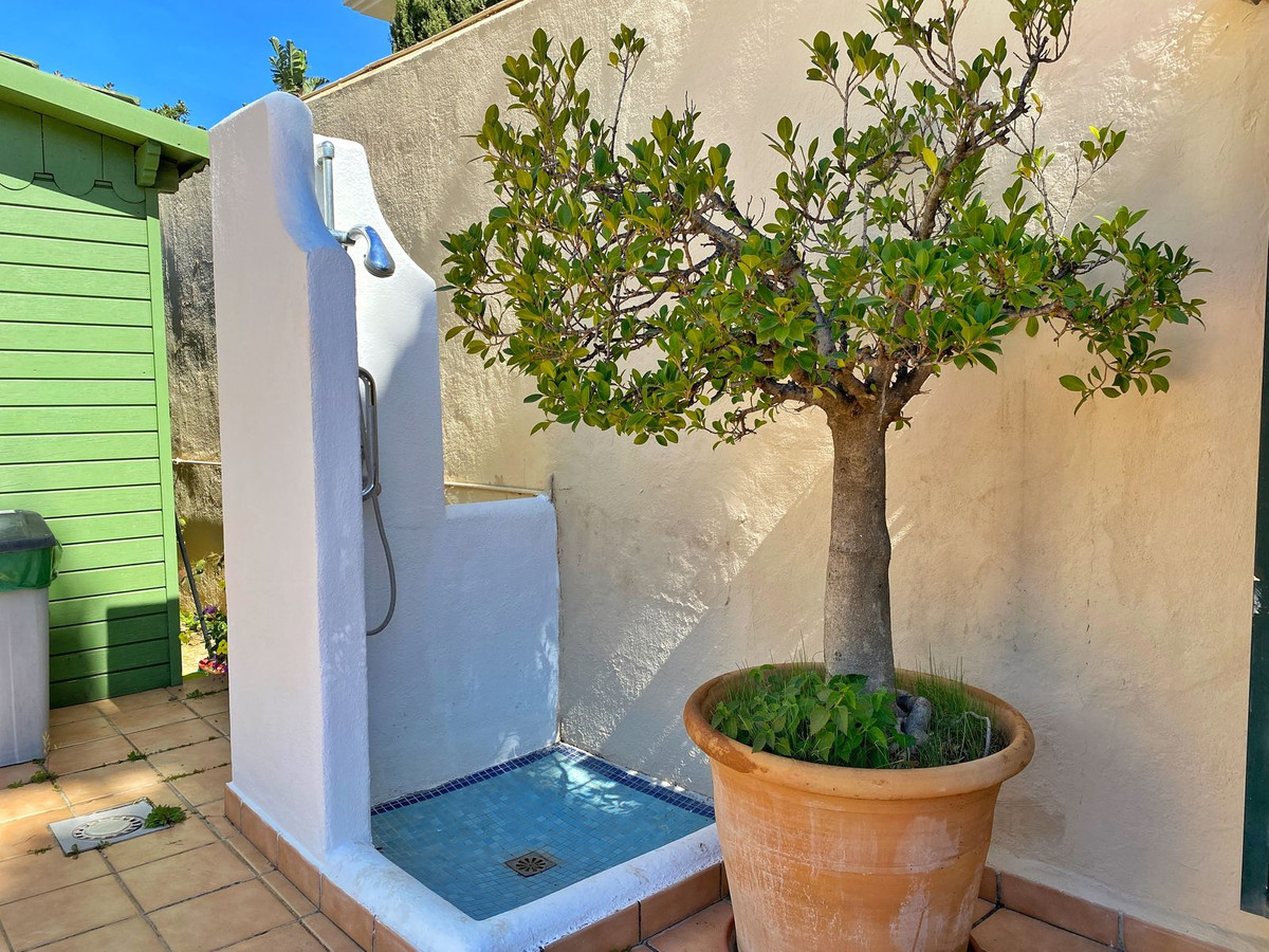 6 Bed Townhouse for sale in Marbella Costa Del Sol, Málaga, Spain