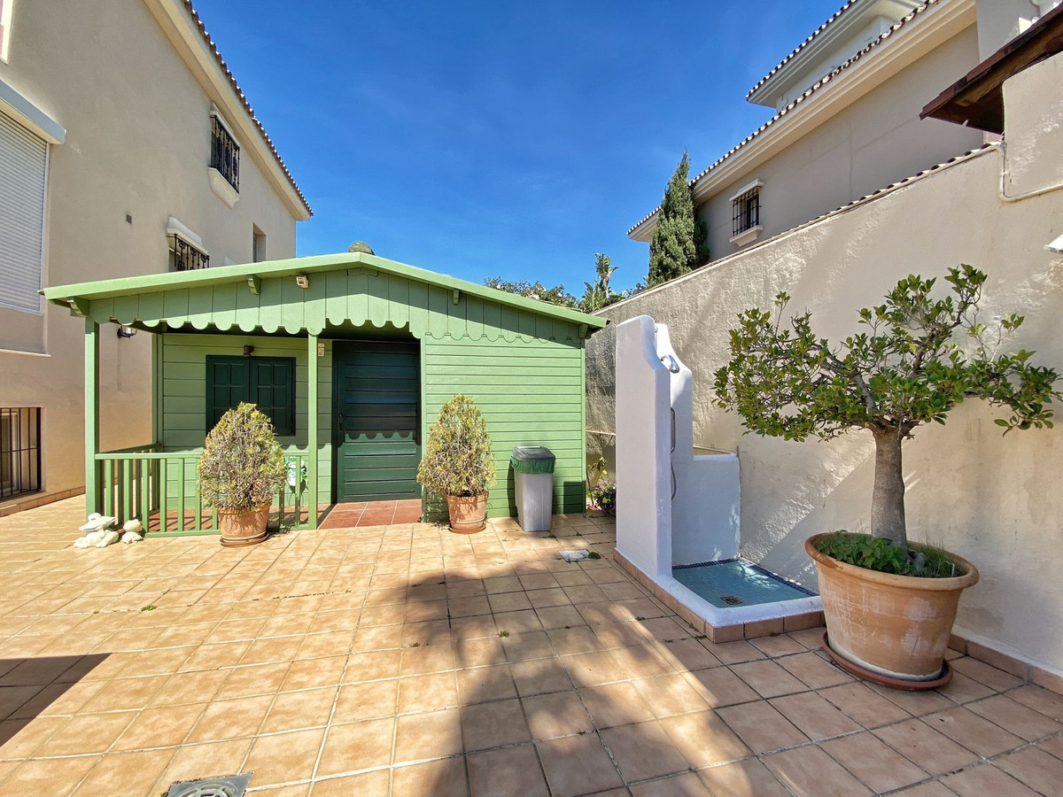 6 Bed Townhouse for sale in Marbella Costa Del Sol, Málaga, Spain