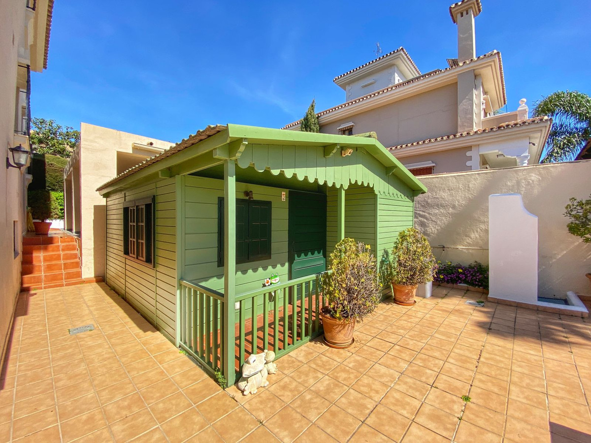 6 Bed Townhouse for sale in Marbella Costa Del Sol, Málaga, Spain