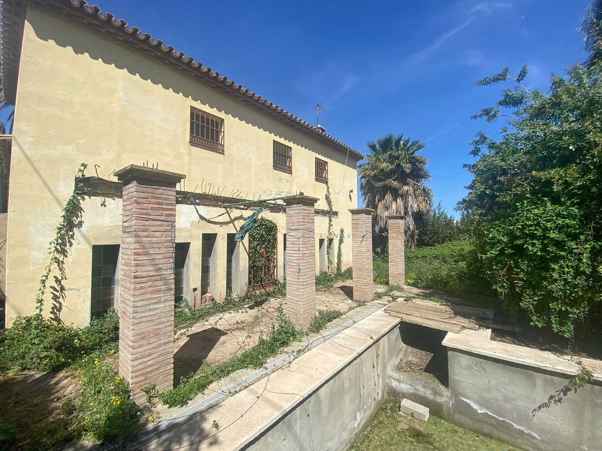 6 Bed Townhouse for sale in Nueva Andalucía Costa Del Sol, Málaga, Spain
