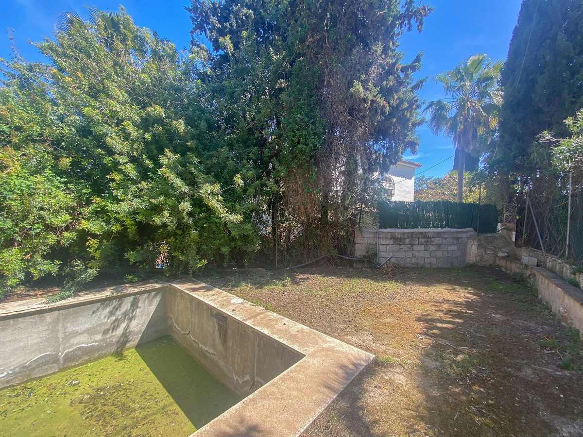 6 Bed Townhouse for sale in Nueva Andalucía Costa Del Sol, Málaga, Spain