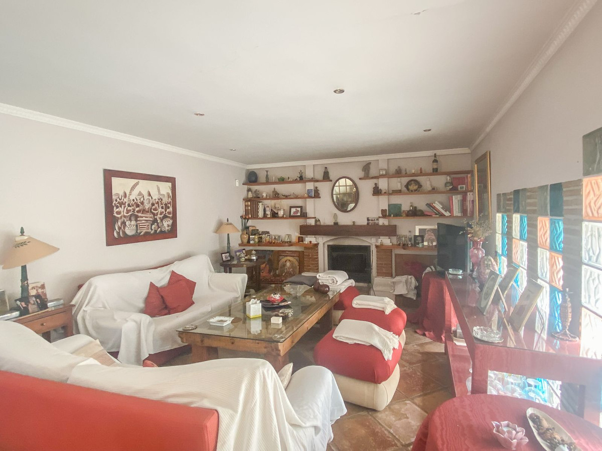 6 Bed Townhouse for sale in Nueva Andalucía Costa Del Sol, Málaga, Spain