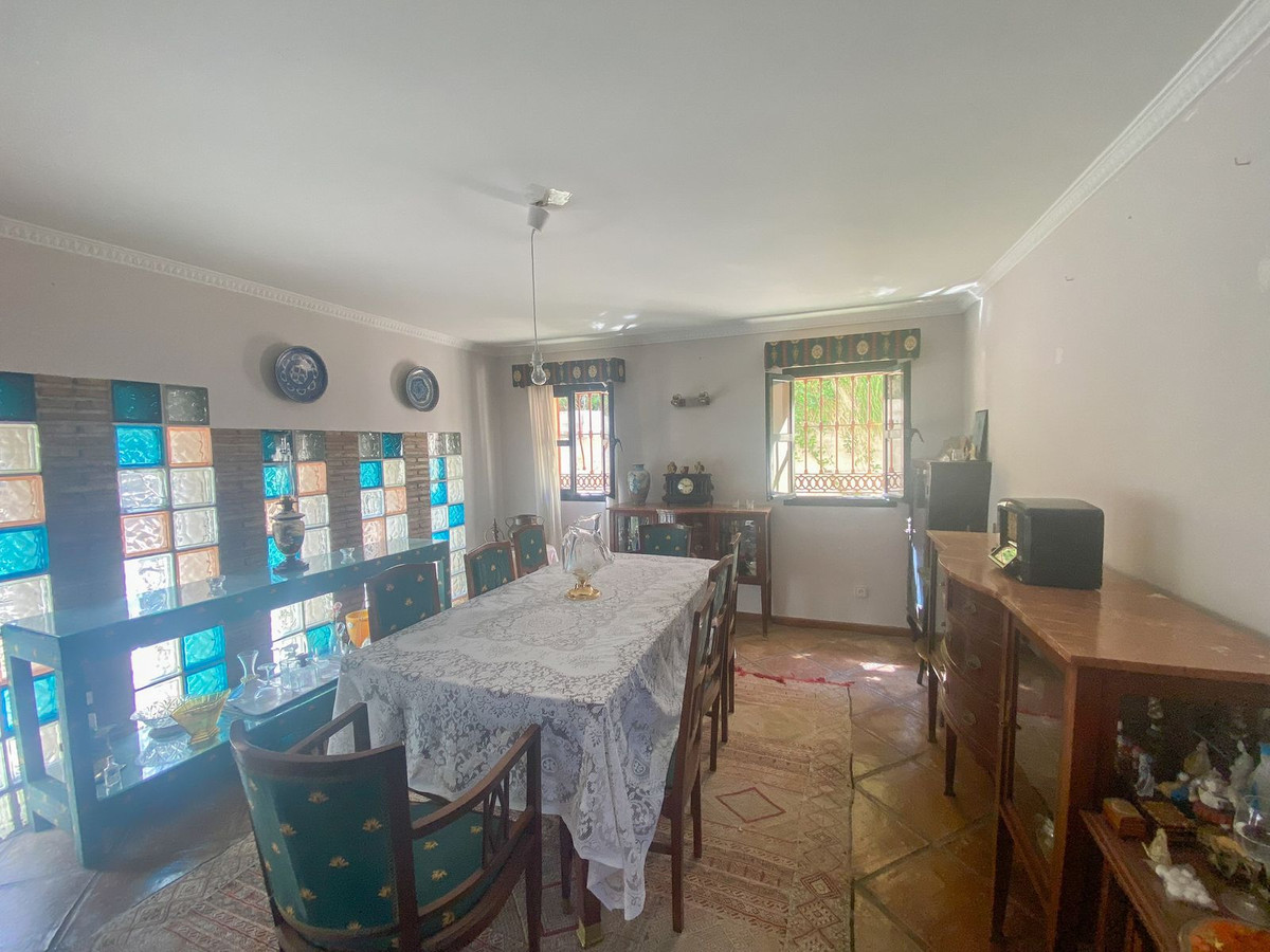 6 Bed Townhouse for sale in Nueva Andalucía Costa Del Sol, Málaga, Spain