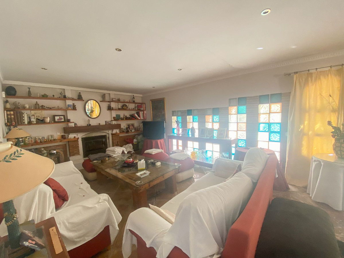 6 Bed Townhouse for sale in Nueva Andalucía Costa Del Sol, Málaga, Spain