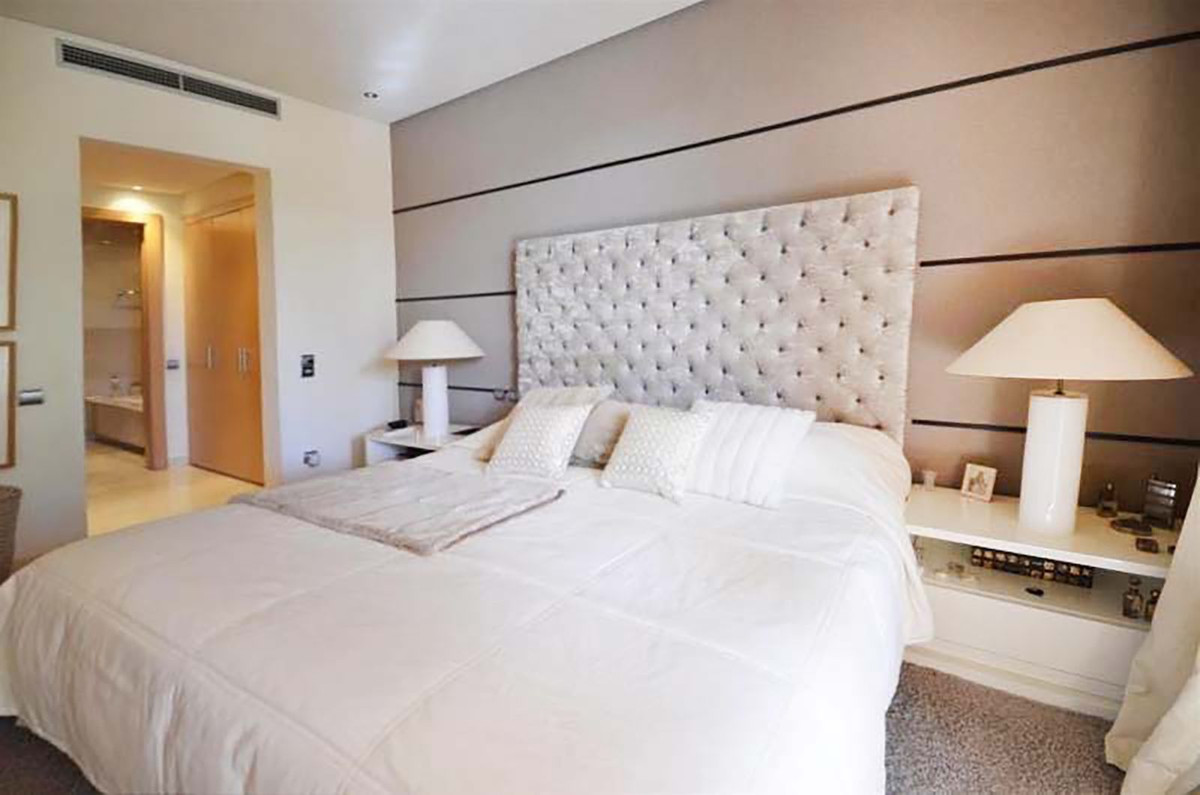 3 Bed Apartment for sale in Marbella Costa Del Sol, Málaga, Spain