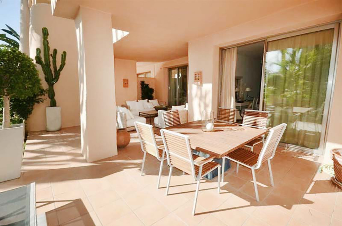 3 Bed Apartment for sale in Marbella Costa Del Sol, Málaga, Spain