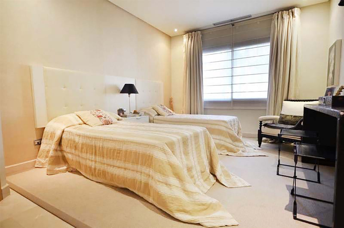 3 Bed Apartment for sale in Marbella Costa Del Sol, Málaga, Spain