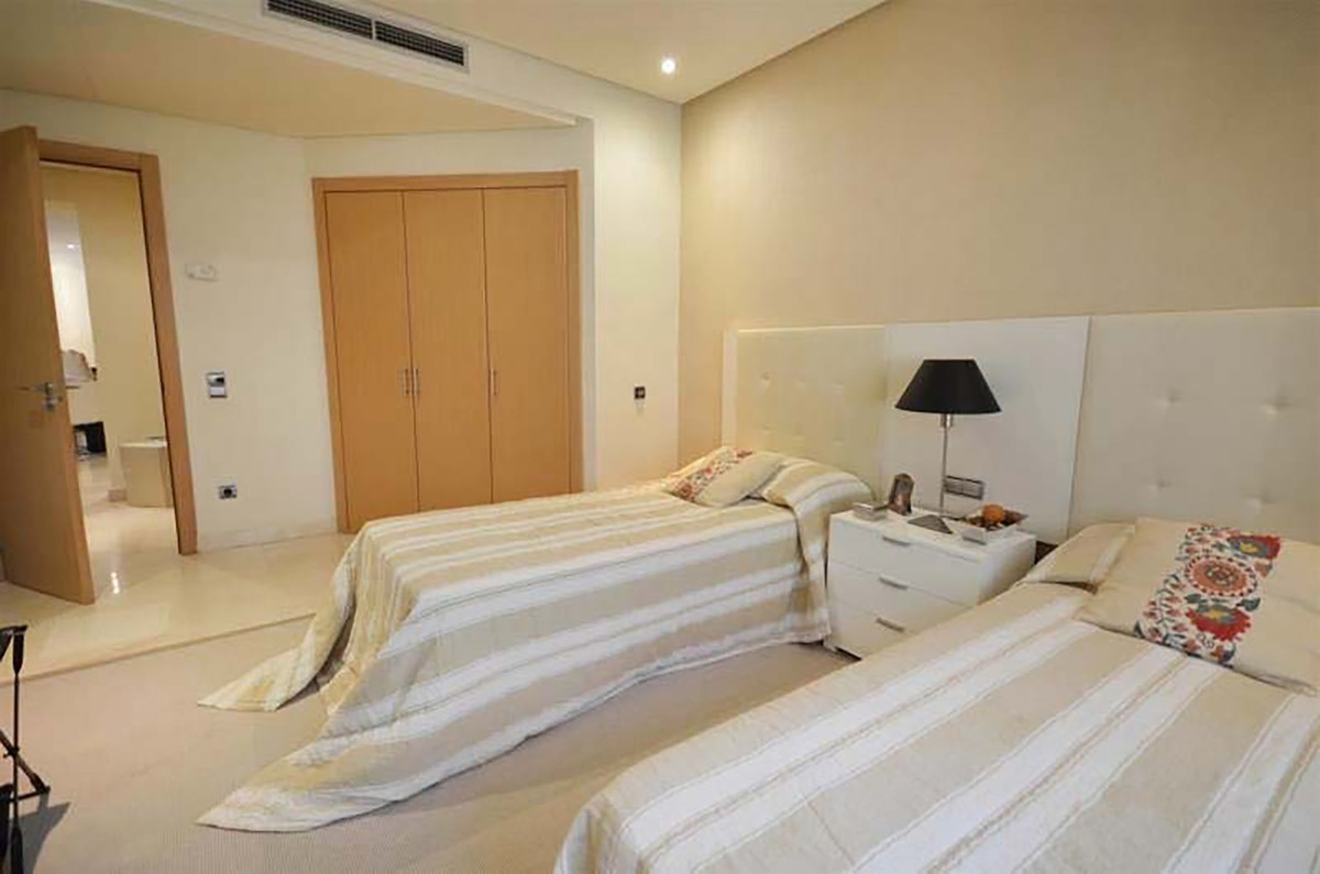 3 Bed Apartment for sale in Marbella Costa Del Sol, Málaga, Spain