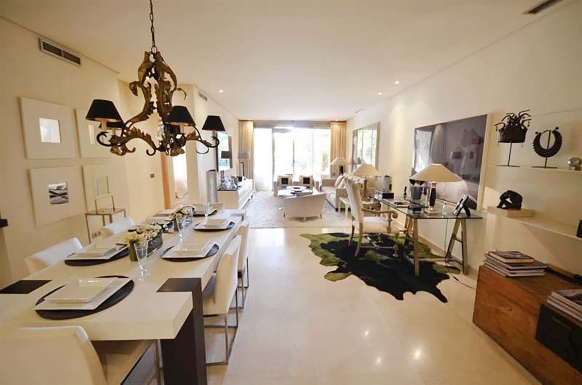 3 Bed Apartment for sale in Marbella Costa Del Sol, Málaga, Spain