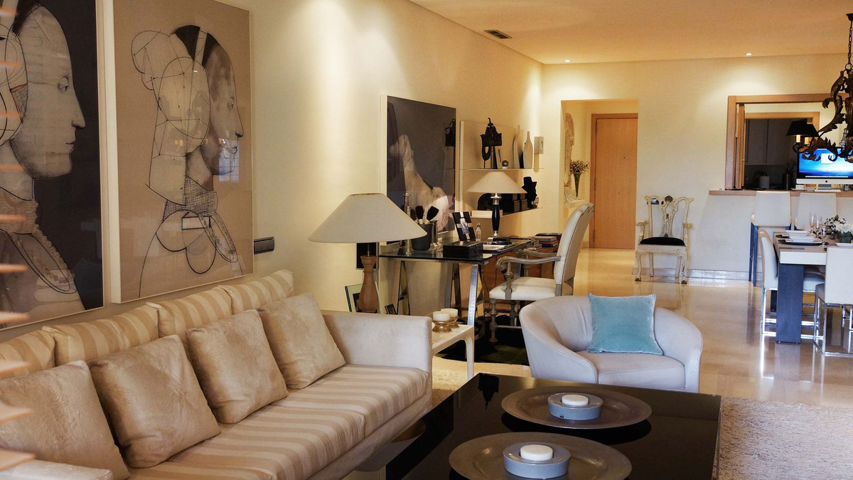 3 Bed Apartment for sale in Marbella Costa Del Sol, Málaga, Spain