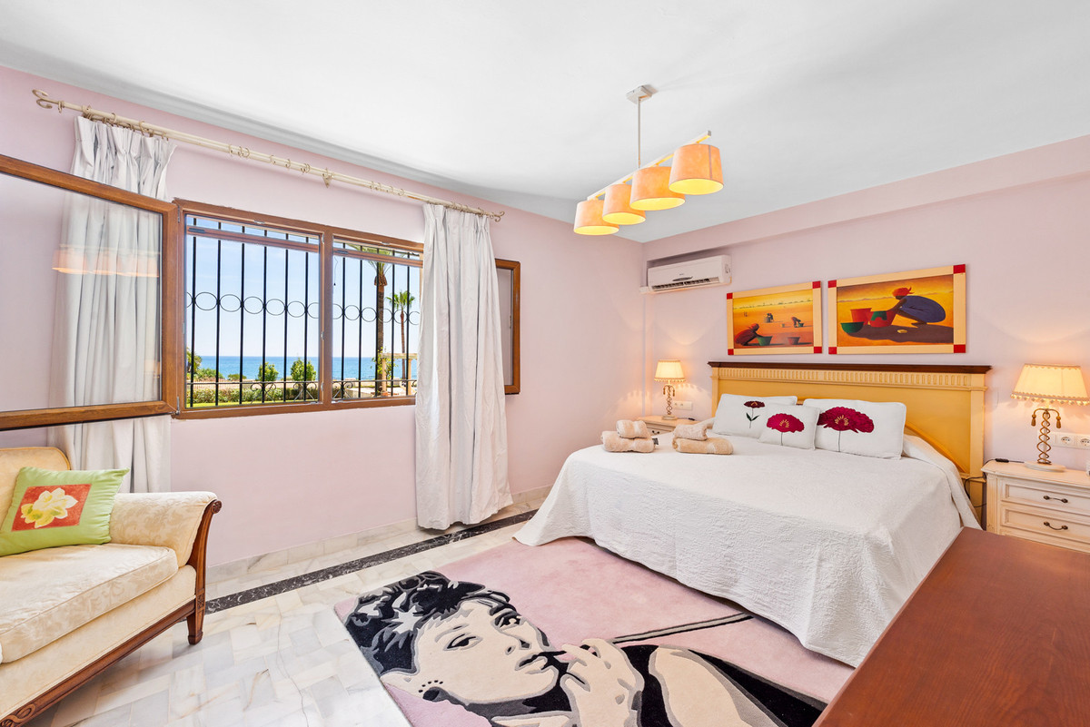 6 Bed Townhouse for sale in Estepona Costa Del Sol, Málaga, Spain