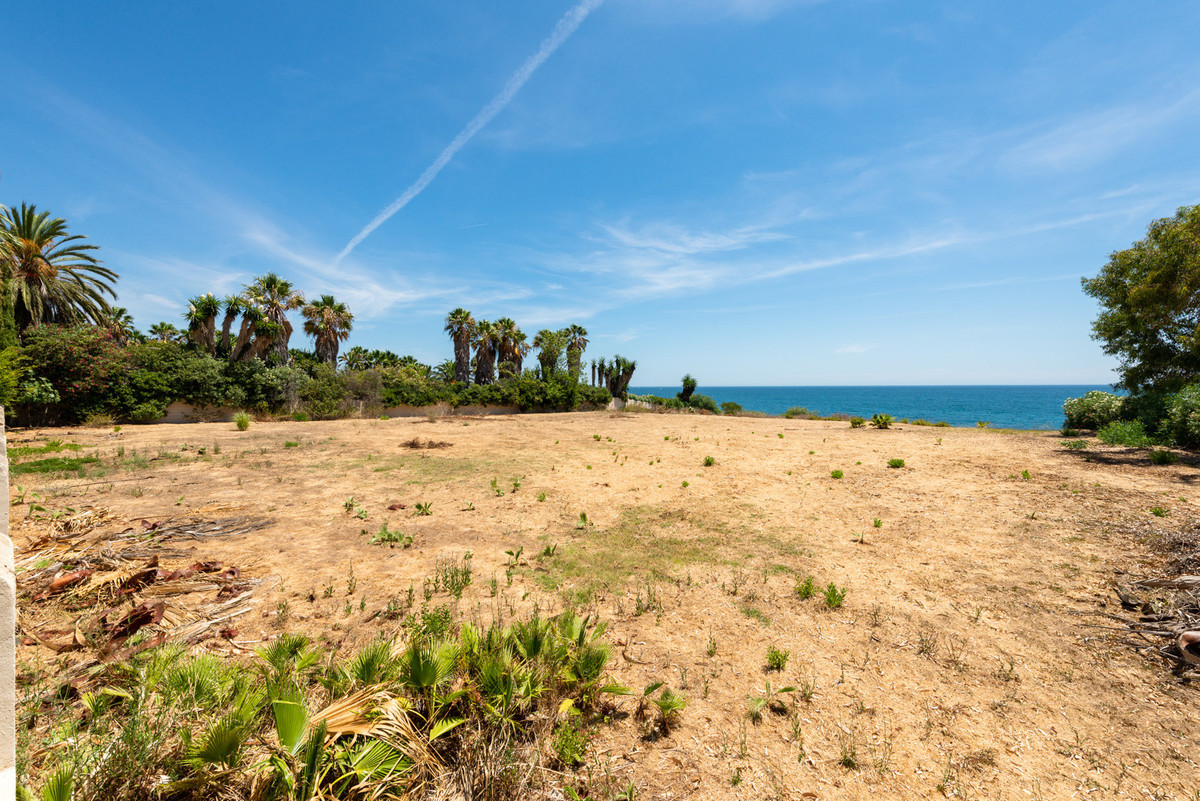 6 Bed Townhouse for sale in Estepona Costa Del Sol, Málaga, Spain