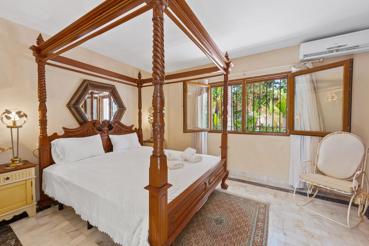 6 Bed Townhouse for sale in Estepona Costa Del Sol, Málaga, Spain
