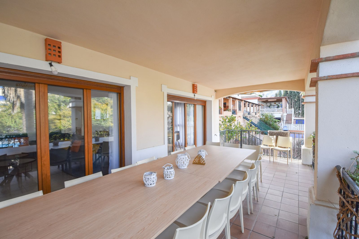 5 Bed Townhouse for sale in Marbella Costa Del Sol, Málaga, Spain