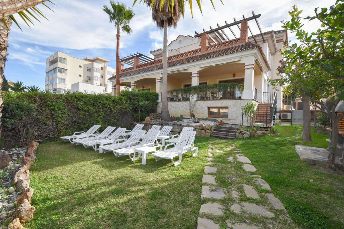 5 Bed Townhouse for sale in Marbella Costa Del Sol, Málaga, Spain